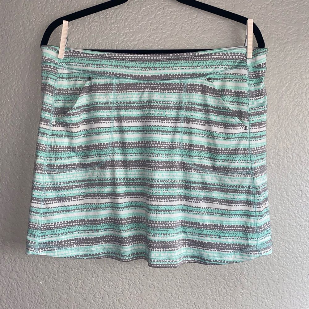 PGA Tour Mint and Gray Striped Golf Skort – Size 10 (32” Waist)